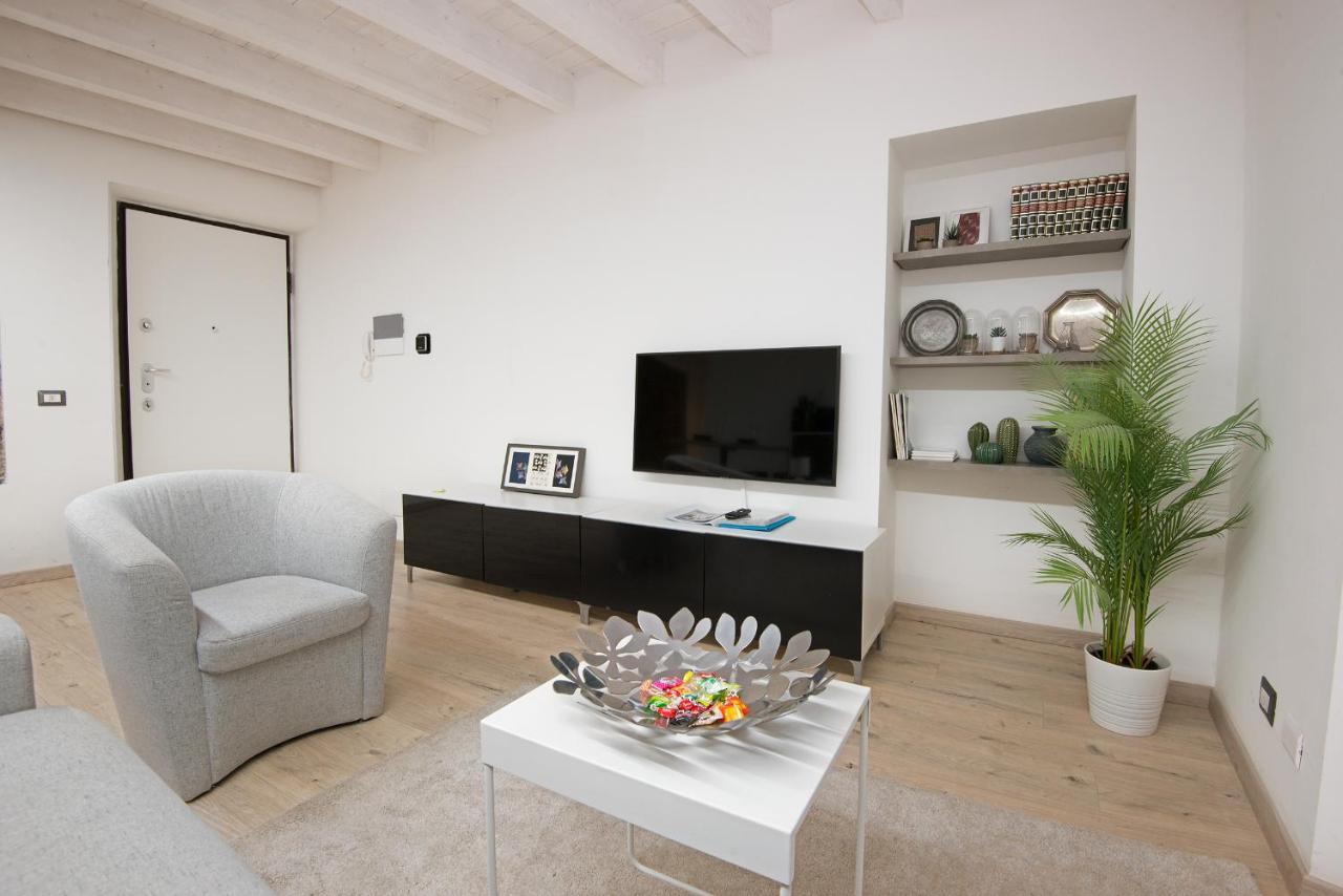 Larius Apartment Комо Экстерьер фото
