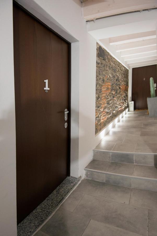 Larius Apartment Комо Экстерьер фото